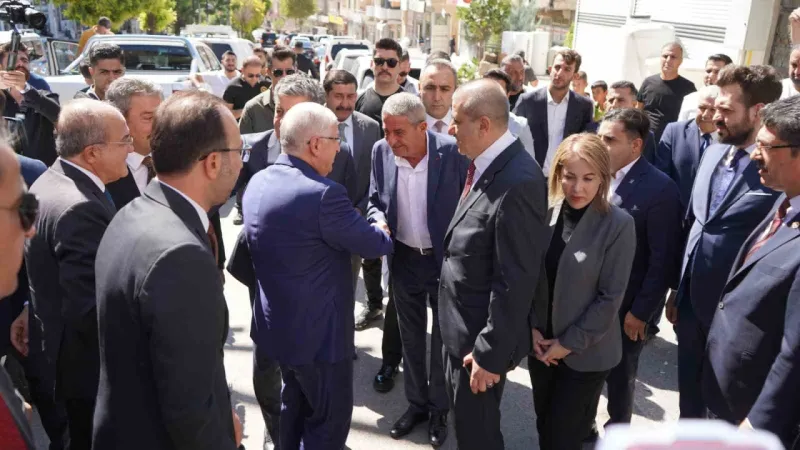 Milli Savunma Bakanı Yaşar Güler Şırnak’ta Kürtçe şarkılarla ile karşılandı