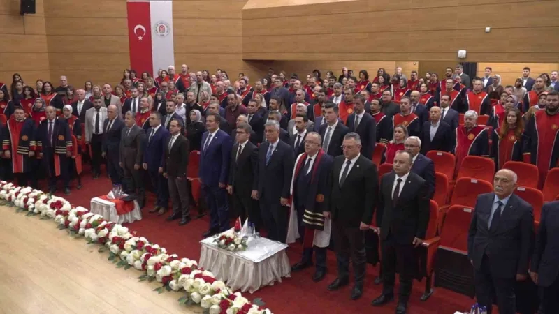 Bakan Memişoğlu: "Dünyada böyle bir depremin yarasını sarabilecek başka millet yok”