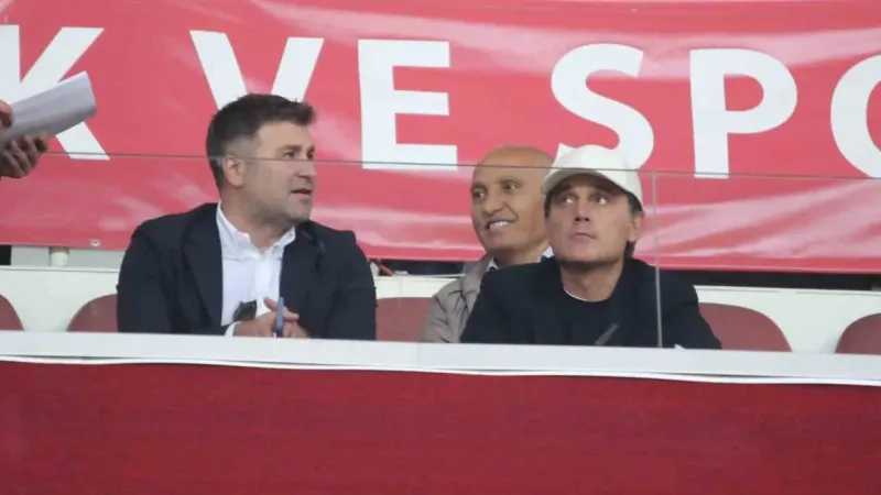 Vincenzo Montella, Sivasspor-Başakşehir maçını tribünden takip etti