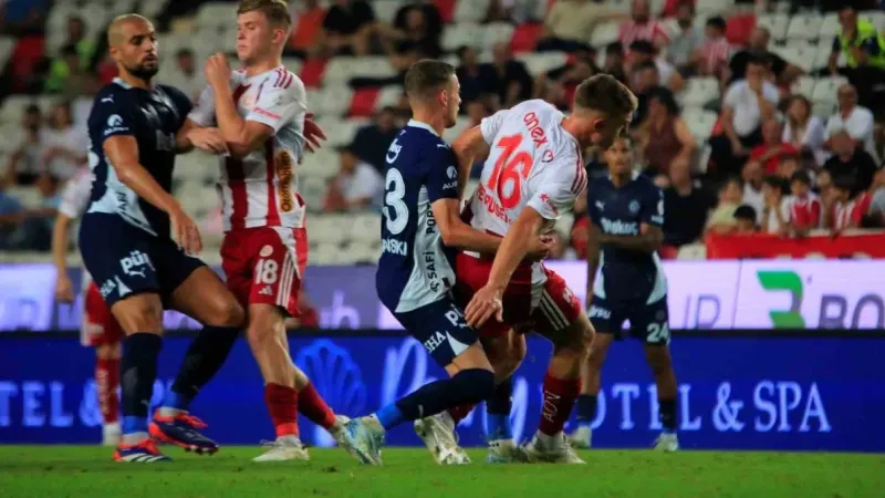 Fenerbahçe hat yapmadı: 2-0