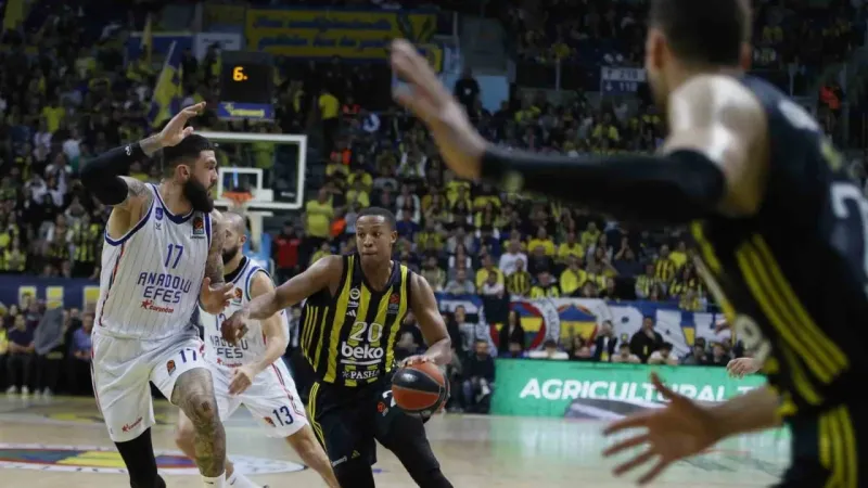 Euroleague’de Türk derbisini Fenerbahçe kazandı
