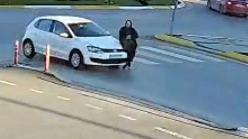 Önce çarptılar sonra üzerinden geçtiler