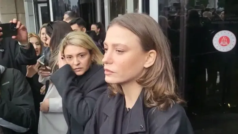 Serenay Sarıkaya: "Dişimle, tırnağımla bugünlere geldim"