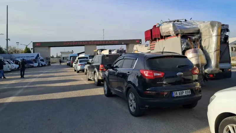 Suriyelilerin ülkelerine dönüş yolculuğu devam ediyor