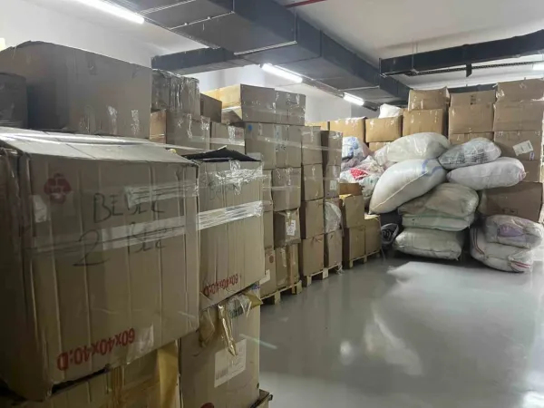 Esenyurt'ta skandal: Deprem yardımları 2 yıl sonra depodan çıktı Esenyurt'ta skandal: Deprem yardımları 2 yıl sonra depodan çıktı