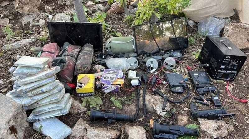 Irak’ın kuzeyinde PKK’lı teröristlere ait çok sayıda silah ve mühimmat ele geçirildi