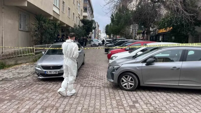 Avcılar’da bir adam eşi ve 3 çocuğunu vurup intihar etti