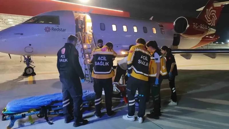 Kuzey Makedonya’daki yangında yaralanan 9 kişi tedavi için Türkiye’ye getirildi