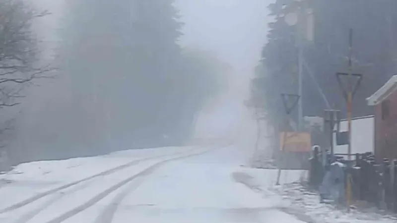 Uludağ’a nisan ayında kar yağdı