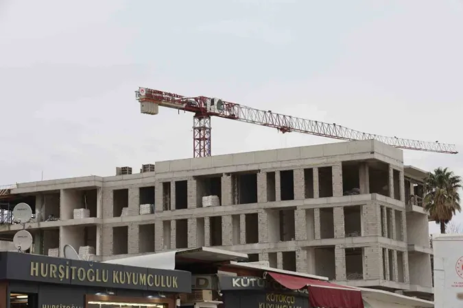 "Dünyanın en saçma binası"nın yerine iş hanı yapılıyor