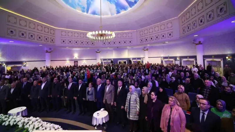 AK Parti İstanbul sahaya iniyor