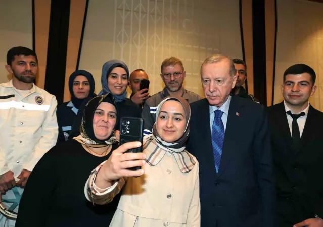 Cumhurbaşkanı Erdoğan işçilerle bir araya geldi