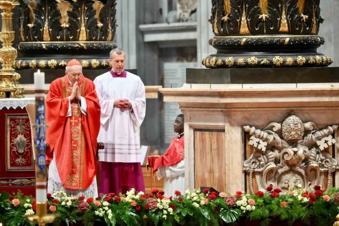 Vatikan’da papa seçimi başlıyor