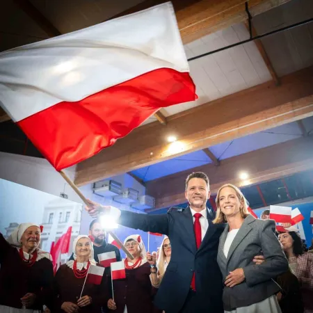 Polonya’da cumhurbaşkanlığı seçimleri ikinci tura kaldı