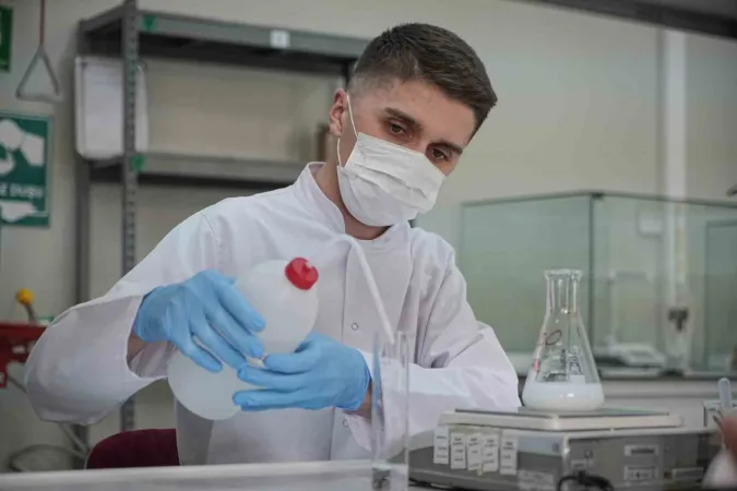 Mehmetçiğin içtiği sütten, yediği konserveye kadar hepsi bu laboratuvardan geçiyor