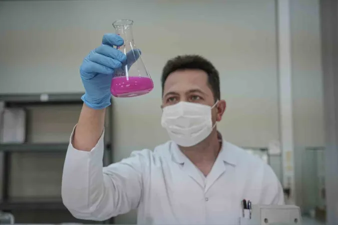 Mehmetçiğin içtiği sütten, yediği konserveye kadar hepsi bu laboratuvardan geçiyor