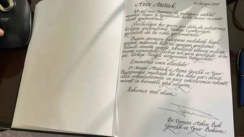 Bakan Bak’tan gençler ve sporcularla Anıtkabir’e ziyaret