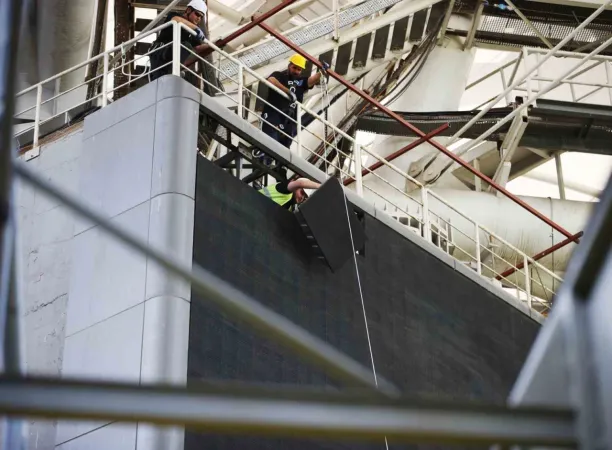 Fenerbahçe stadındaki scoreboardlar yenileniyor