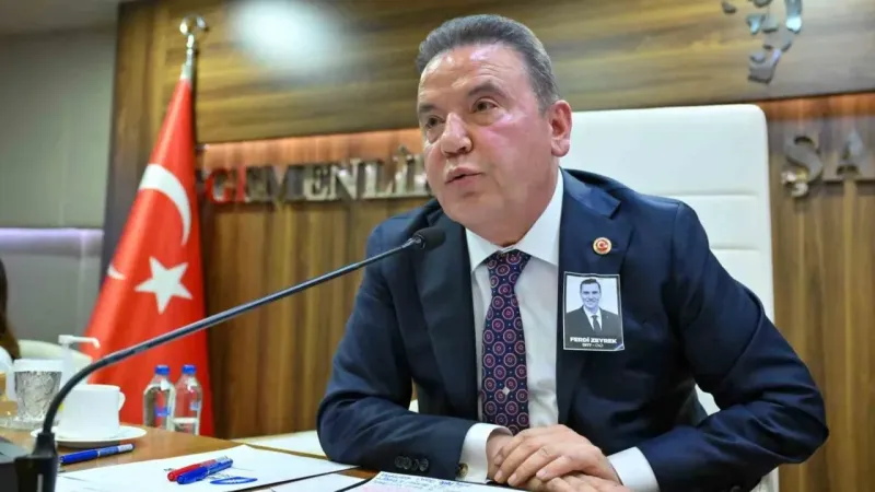 Başkan Böcek, Türkiye’nin en başarılı ikinci belediye başkanı seçildi