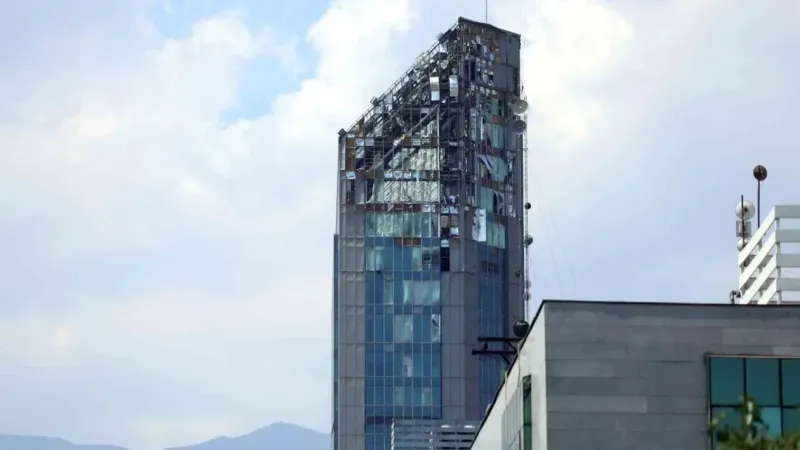 İran: "Tahran’da 200’den fazla nokta vuruldu"