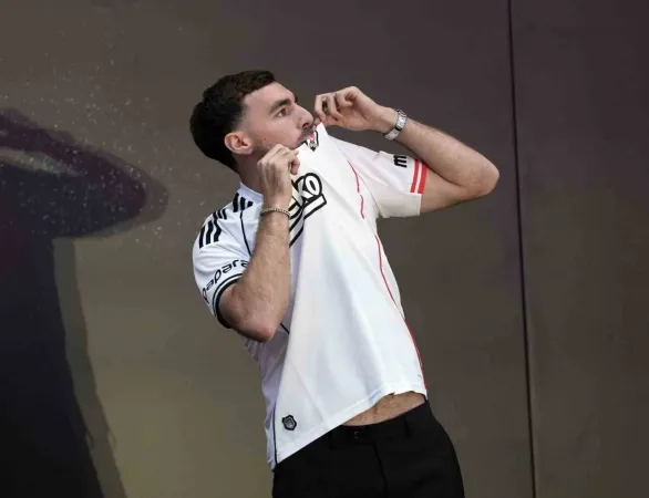 Beşiktaş, Orkun Kökçü ile sözleşme imzaladı