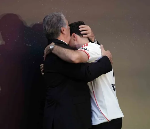 Beşiktaş, Orkun Kökçü ile sözleşme imzaladı