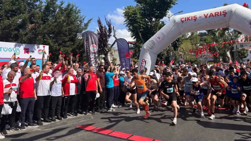 15 Temmuz şehitlerini anmak için Çengelköy 5. Vatan Koşusu’nda koştular