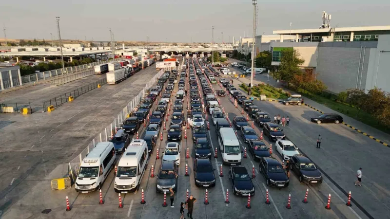 Gurbetçiler akın akın Avrupa’ya dönüyor