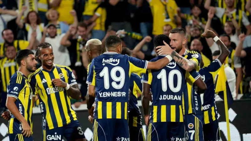 Fenerbahçe, ligdeki ilk galibiyetini aldı