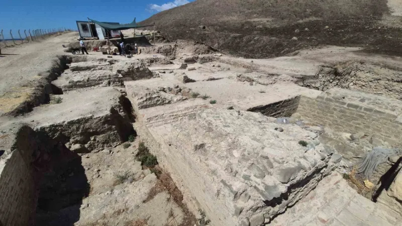 Trakya’nın en büyük antik tiyatrosunda kazılar sürüyor