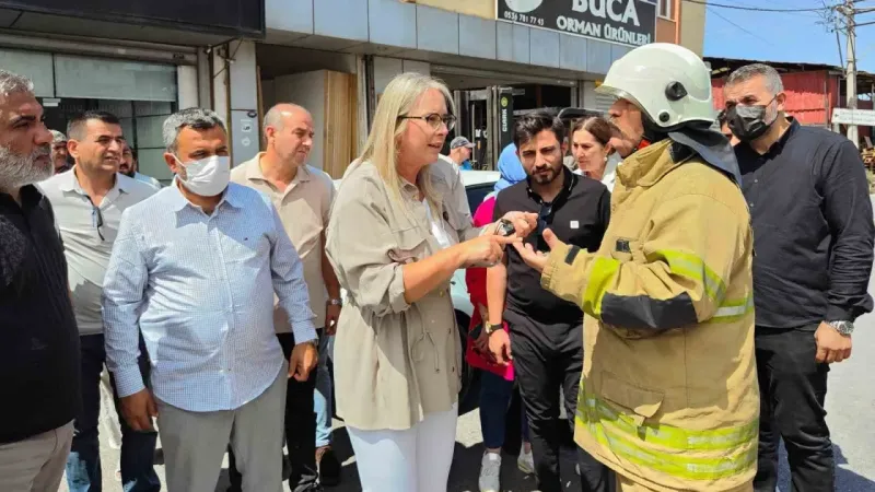 Çankırı: "CHP yönetiminde İzmir adeta açık hava çöplüğüne dönüştü" Çankırı: "CHP yönetiminde İzmir adeta açık hava çöplüğüne dönüştü"