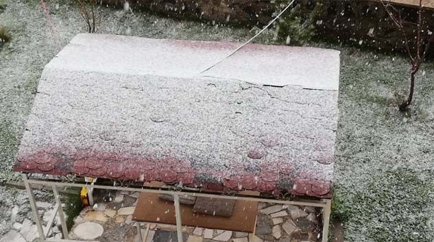 Erzurum’a Mayıs ayında kar yağdı