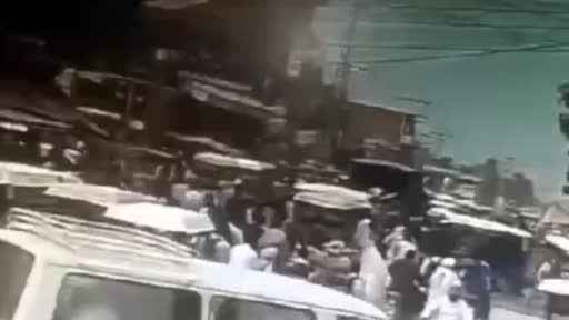 Pakistan'da bombalı saldırı