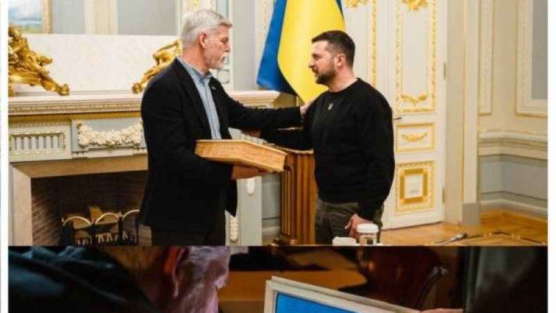 Çek Cumhurbaşkanı Volodimir Zelenski'ye tabanca hediye etti