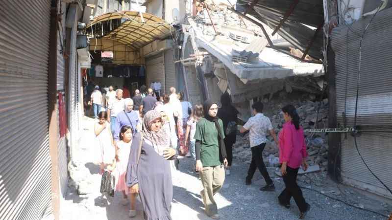 Enkaz kent Hatay'da bayram alışverişi