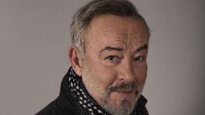 Usta oyuncu Mehmet Ulay hayatını kaybetti