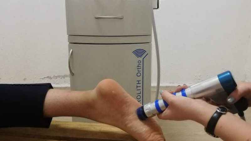  Uzun süre ayakta kalmak topuk dikenine yol açabilir