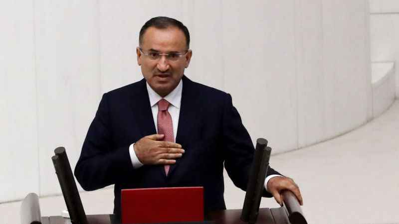  Bekir Bozdağ Urfa'da boş salona mı konuştu dolu salona mı?