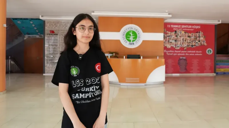 Başakşehir Akşemsettin Ortaokulu üç LGS şampiyonu birden çıkardı 