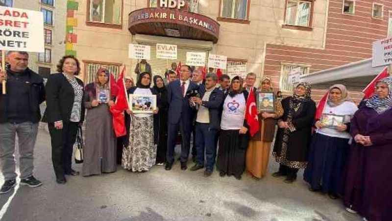 HDP'den evlatlarını istiyorlar