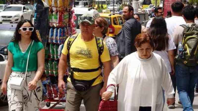 İranlı turistler 3 günlük tatil için Van'a akın etti