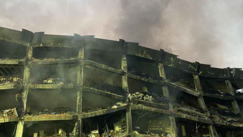 İş hanının söndürme çalışmaları 3 gündür devam ediyor