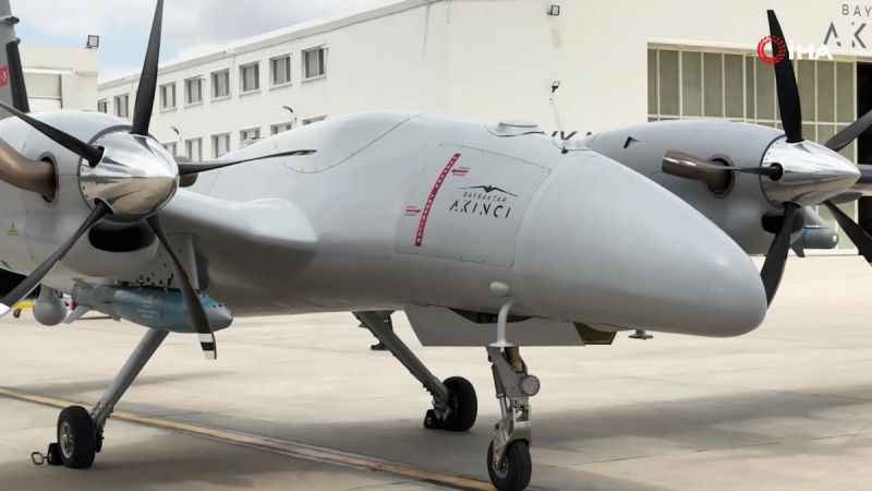 Bayraktar AKINCI hedefi tam 12'den vurdu