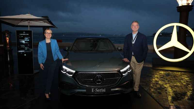 Yeni Mercedes-Benz E-Serisi ile Türkiye’de yeni sayfa açıyor Yeni Mercedes-Benz E-Serisi ile Türkiye’de yeni sayfa açıyor