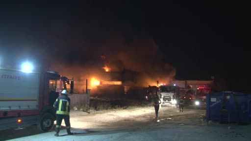 Yangın bitti, itfaiye ekipleri her ihtimale karşı 24 saat nöbette