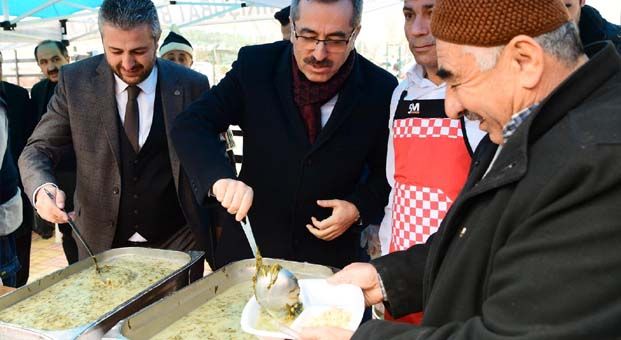 Canan Karatay’ın da tavsiye ettiği “tirşik çorbası” 5 bin kişiye dağıtıldı