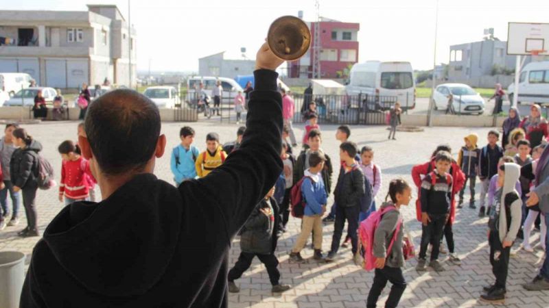Hatay’ın 7 ilçesinde okul zili çaldı