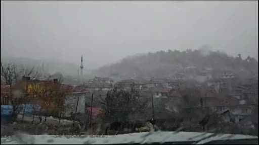 Balıkesir'e mevsimin ilk karı yağdı