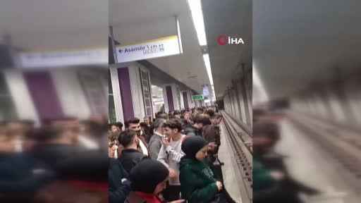 Metro arızalandı, vatandaşlar mağdur oldu