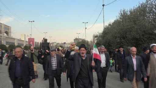 Tahran'da binlerce kişi yürüyüş yaptı